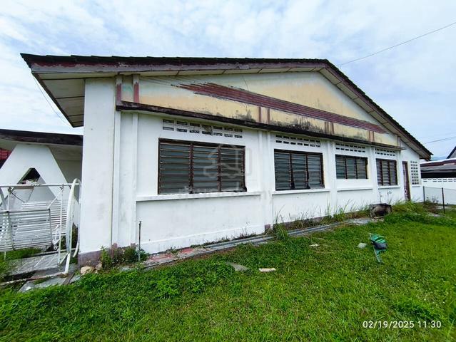 Ipoh single storey corner house for Rent 1
