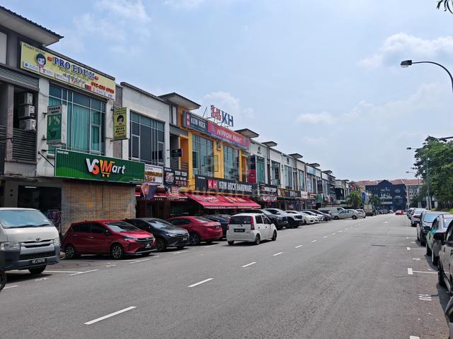 Indahpura Kulai Double Storey facing Aeon mall ShopLot For Rent 1