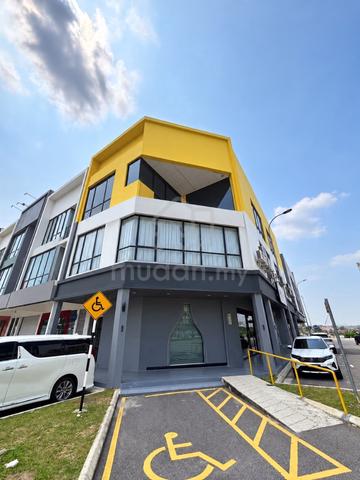 Austin crest jalan jaya putra  2nd floor corner lot  shop 1