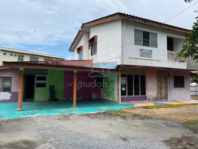Rumah Sesebuah dalam Pekan Kangar 1