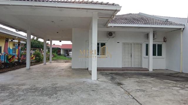 4-Bedroom 2 bathrooms Single-Storey Semi-Detached House Taman Permai 1