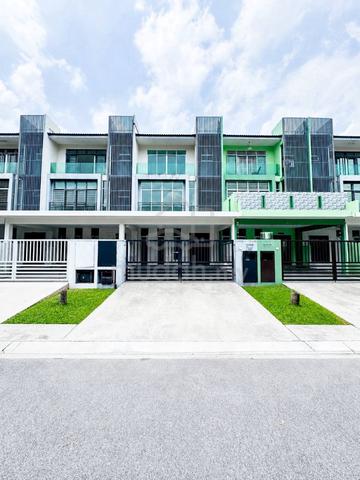 3 Storey Terrace Bangi Avenue 1