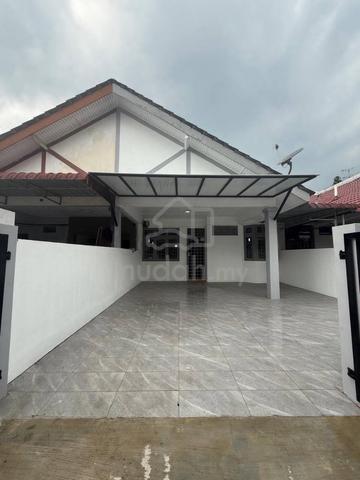 1 Storey Terrace Intermediate Taman Molek, Johor Bahru 1