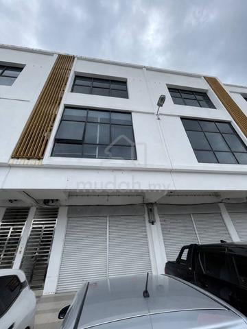 The Northbank NBX1 Ground Floor & 2nd Floor Shoplot Facing Main Road 1