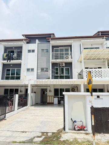 Rumah 3 Tingkat 1