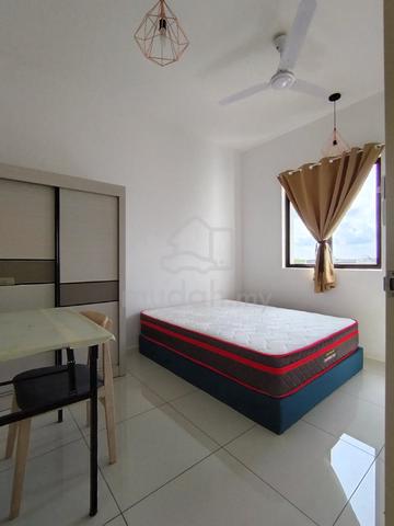 Middle room for rent at Cyber Casa Apartment, Cybersouth 1