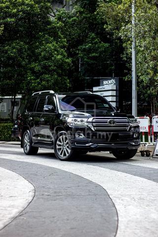 2017 Toyota Land Cruiser 4.6 ZX Low Miles F/Spec - 1