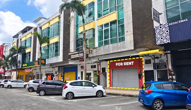 Shoplot Dataran Austin Gong Badak | Tingkat Bawah 1