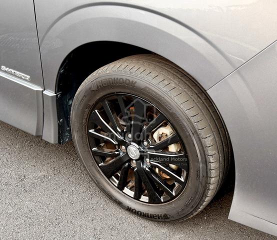 2023 Nissan SERENA Premium S-Hybrid Highway Star - 4