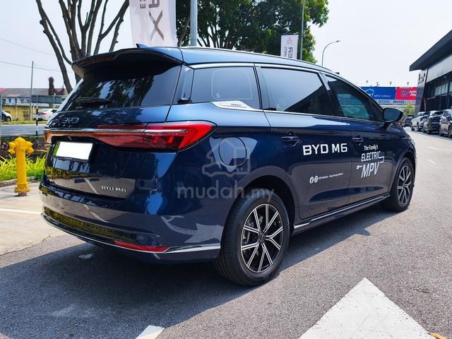 BYD M6 Extended 7 Seater Company Test Drive Unit - 4