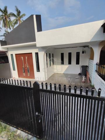 Rumah teres depan sekolah ghafar babe masjid tanah untuk dijual 1