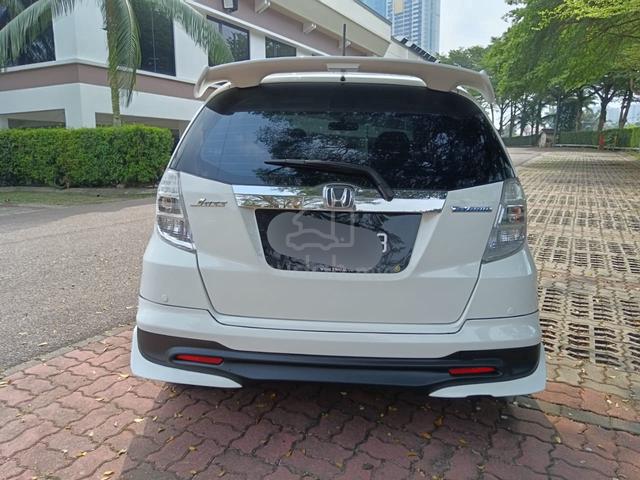 2014 Honda JAZZ 1.3 HYBRID FACELIFT (A) - 2