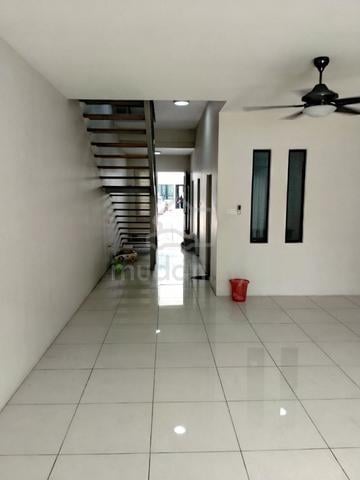 BELOW BANK VALUE ACADEMIA LANE FOr SALE NEAR HOSPITAL/NEWCANCER CENTER 1