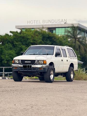 1998 Isuzu INVADER 2.8 SPACE CAB (M) - 2