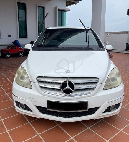 Mercedes Benz B180  - 1