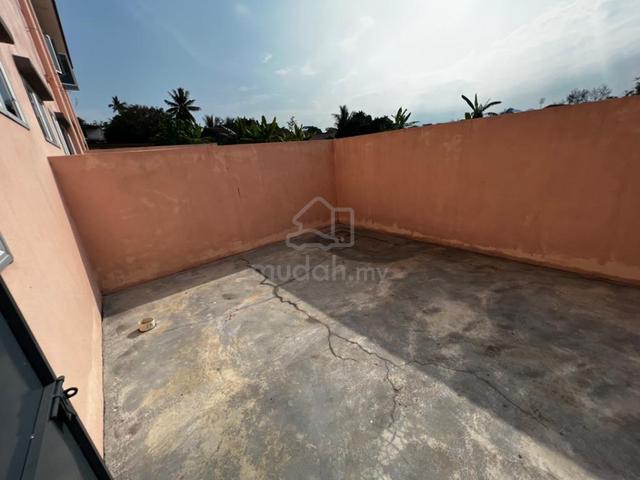 Freehold Fair Park Newly Completed Double Storey Terrace 5