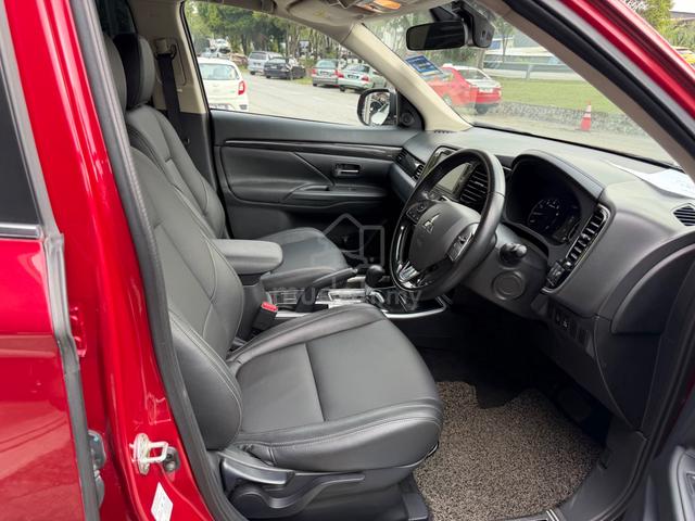 2017 Mitsubishi Outlander 2.0 4WD (A) Full Loan - 5