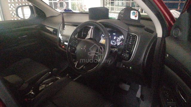 2020 Mitsubishi OUTLANDER 2.0 AWD 2.0L (A) - 3