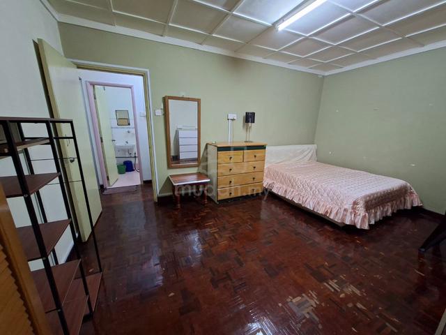 Emerald Hill Condominium 1
