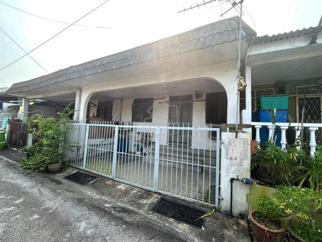 Non Bumi Lot Single Storey Terrace Taman Salak Jaya, Salak Selatan KL 1