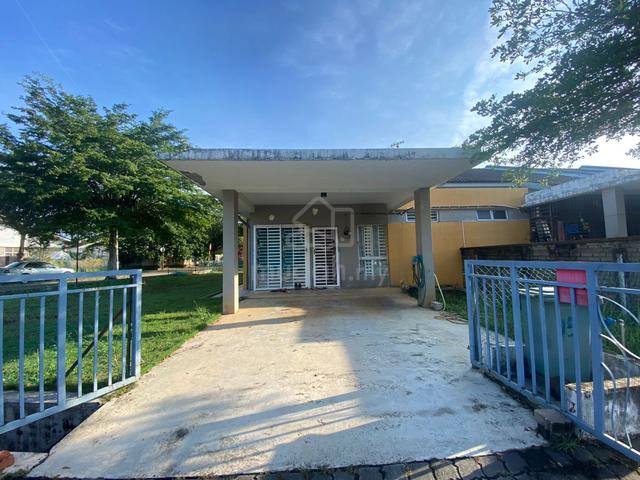 KOTASAS Corner Lot House for Rent Kuantan  1