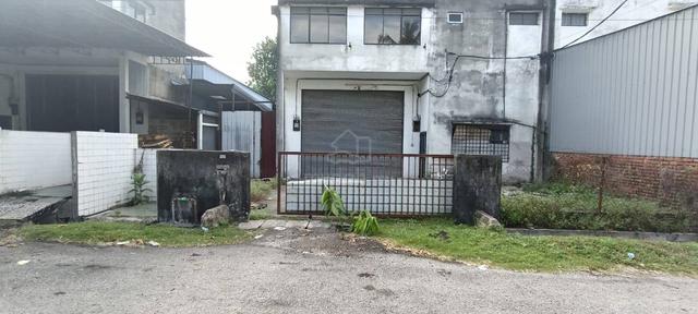 Menglembu Chandran raya 1.5 storey semi D for rent 1