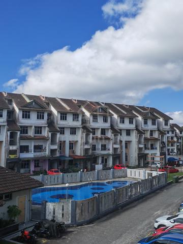 Summer Park Townhouse @ Seri Alam 1
