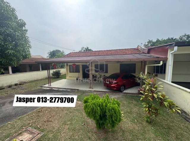 Seremban Desa Rasah Single sty semi D with big land beside highway 1