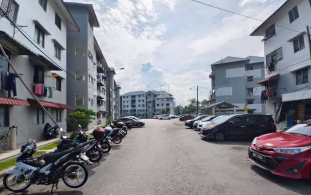 Taman Tampoi Utama Flat 1
