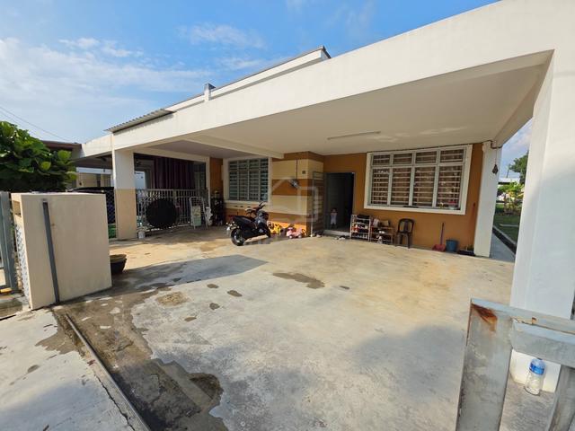 Open Facing Semi-D End Lot 1