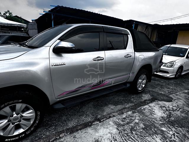 Toyota HILUX 2.4 G VNT MY16 AN120 (A)4 NEW TYRES - 3