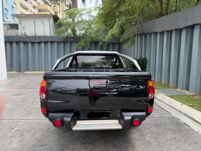 2011 Mitsubishi TRITON 2.5 4x4 FACELIFT (A) Black - 4