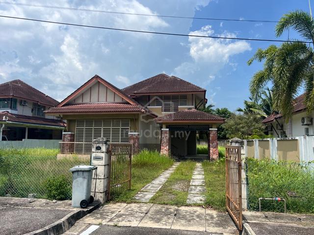 Freehold 1 1/2 stotey bungalow - Villa Tanjung Permai facing river 1