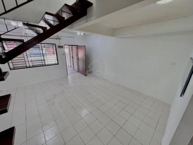 [RENOVATED] 2 Sty Terrace Tmn Scientex Kulai, NEGO/Full Loan 4