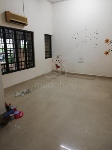Cheras Batu 9 Taman Mas 2 and half storey 4+1rooms with 3baths freehol 1