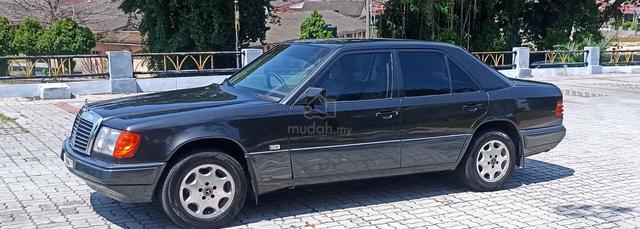 1995 Mercedes Benz 260E 2.6 (A) - 5