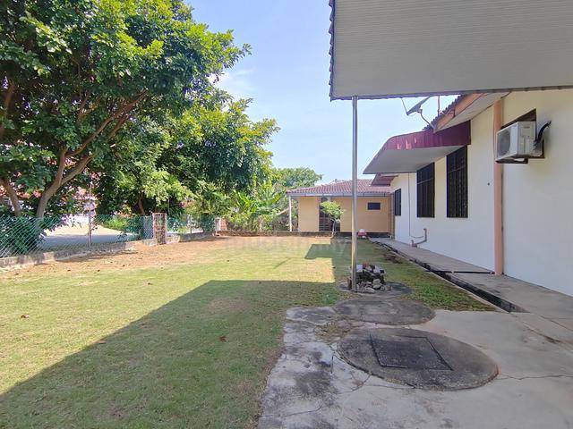 Corner Lot + Extra Land + Open Facing Semi-D, Taman Ria Jaya Sg Petani 1