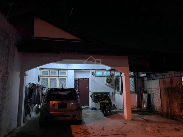 Single Storey Taman Molek Near Ciq Kastam Full Loan Below Price Value 1
