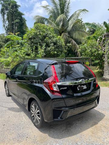 Honda JAZZ 1.5 E (A) Tahun 2016 Low Mileage - 1