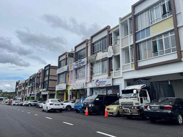 Bandar Putra Kulai Jalan Kenari 1 shoplot For Rent 1