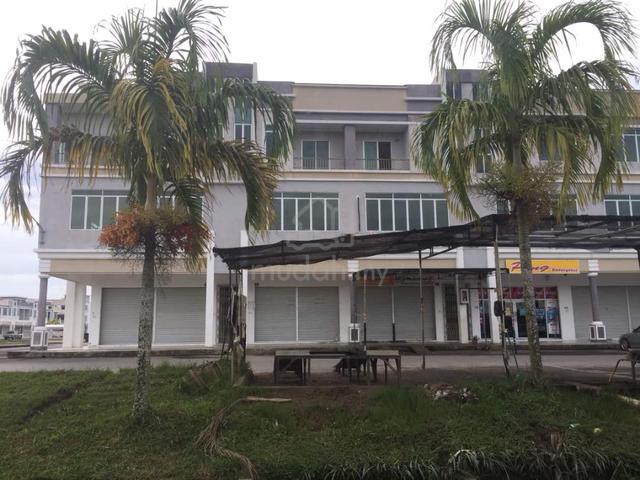 Miri Senadin WaterTheme Park 3 Storey Inter Shoplot for Sales 1