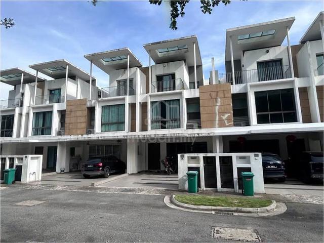 3 Storey Superlink Lake Point Residence, Cyberjaya 1