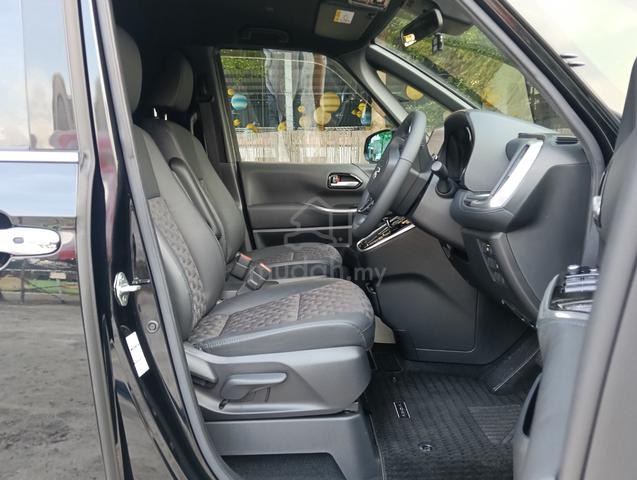 2023 Toyota VOXY 2.0 S-Z (A) LOW MILG 18K KM ONLY - 5