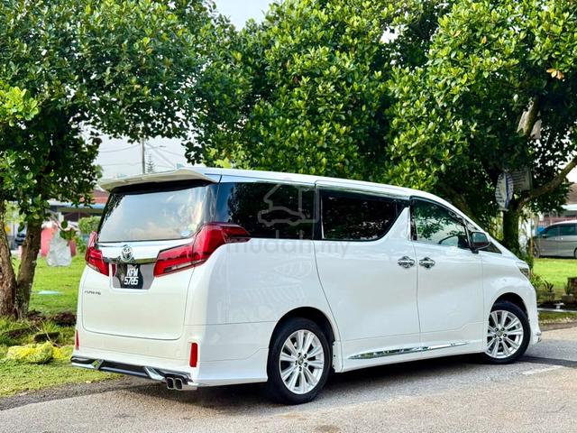 ON THE ROAD 2018 Toyota ALPHARD 2.5 - 4