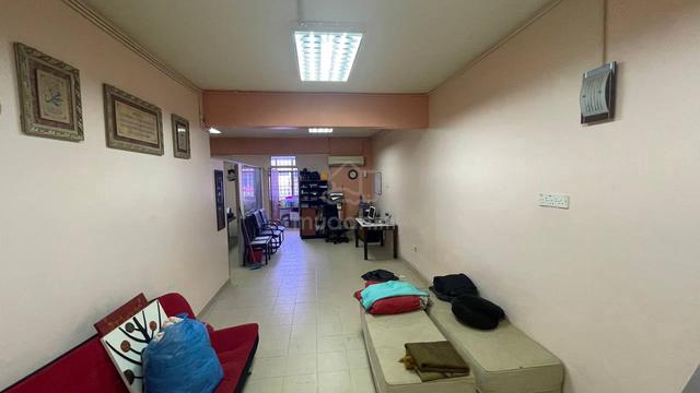 Shop Lot Level 1 + Tenanted RM1,600 di Jalan Boling Padang, Seksyen 13 1