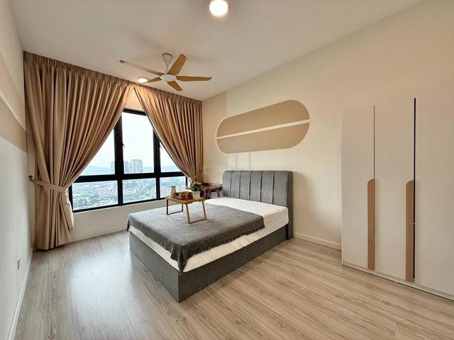 Female only unit master room available now near to MRT Putra Permai 1