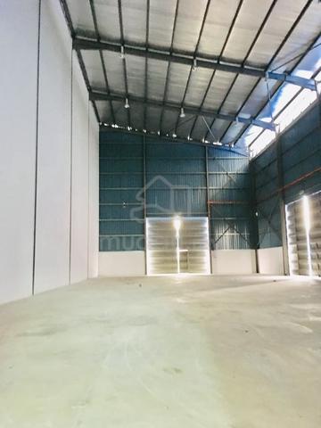 Semi-D Factory bu 8700sf with Power 200amps Klang Jaya for rent 1