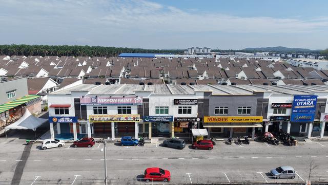 PERMATA LUNAS 2STY END LOT WITH LAND 30FT X 70FT SHOP Nr VISION CITY 1