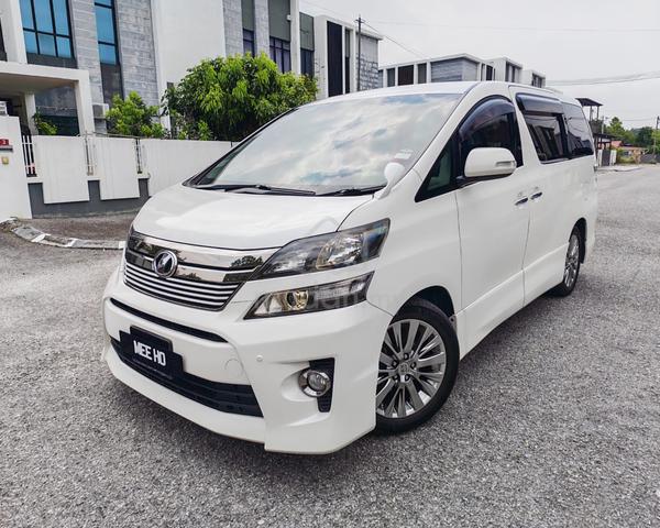2014 Toyota VELLFIRE 2.4 Z GOLDEN EYES like new - 2