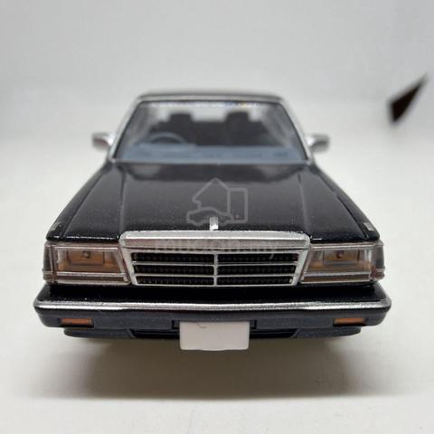 Tomica LV-N149 Nissan Cedric Gloria - photo 3 of 5